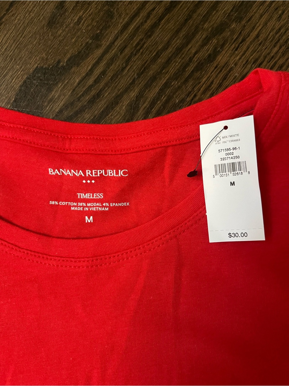 Banana Republic Short-Sleeve Timeless Tee - Red NWT size medium - Picture 2 of 4